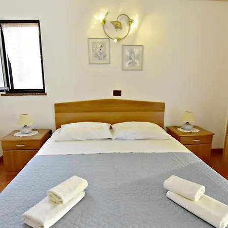 Apartamento Vedrana 4 By Interhome